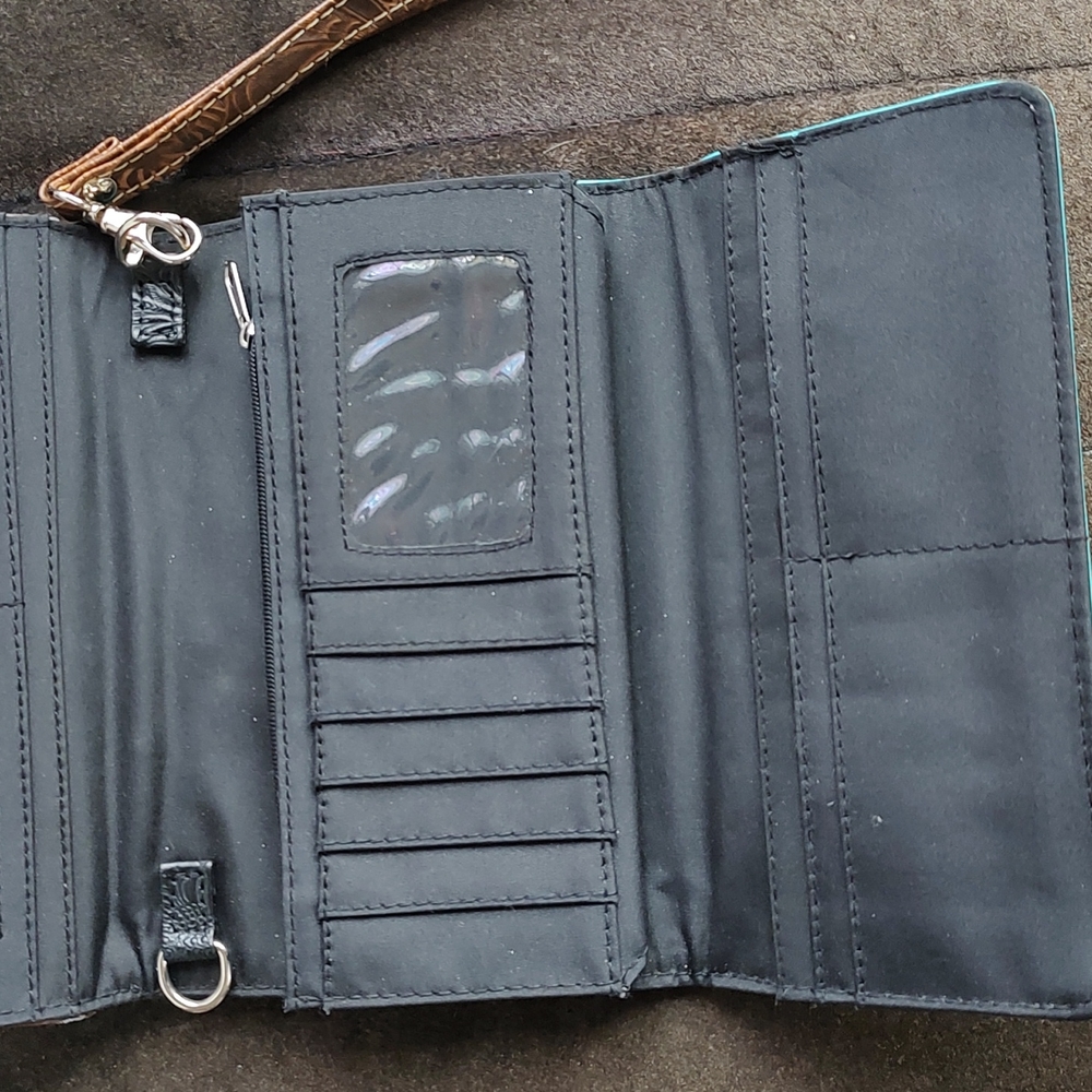 Wristlet - Picture 3 of 4